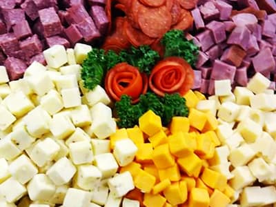 deli meat and cheese platter